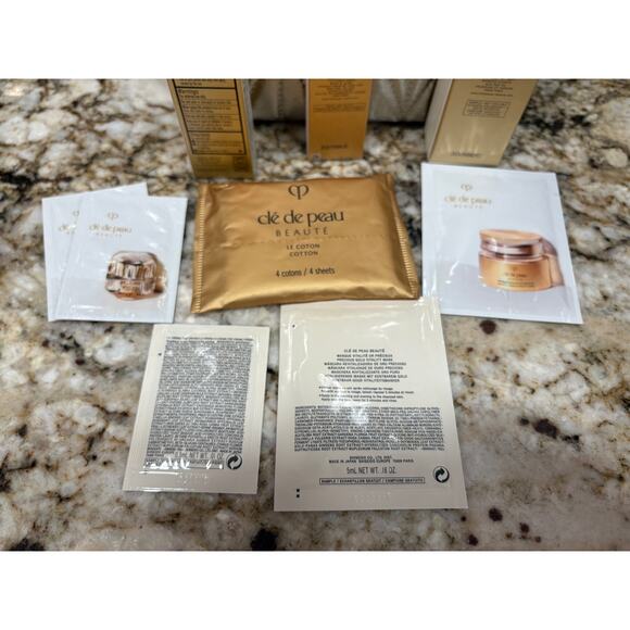 Clé de Peau Beauté Luxury Skincare GWP - Picture 4 of 4